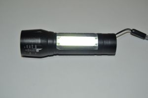 Akumulátorová mini svítilna