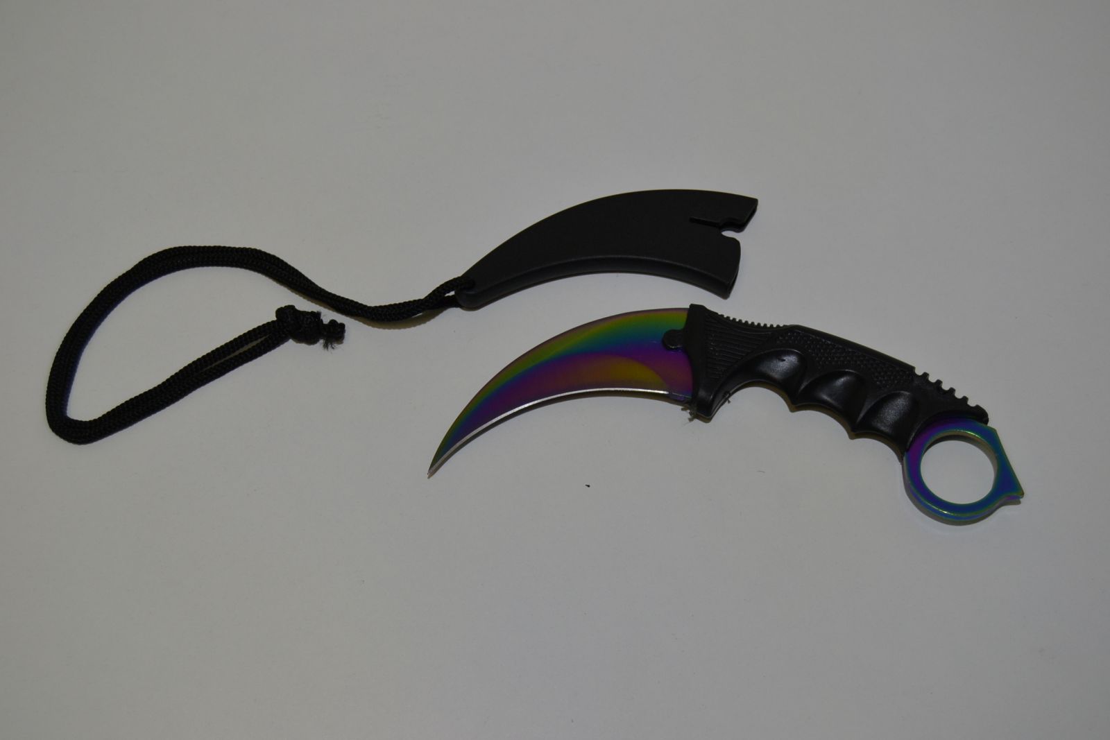 Bojový nůž - karambit rainbow
