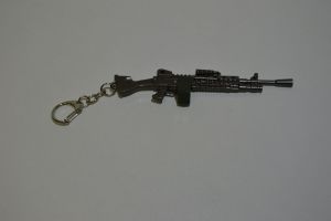 Kovový přívěsek na klíče - zbraň za hry Fortnite č.4 PRC