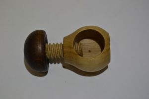 Dřevěný louskáček na ořechy - hříbek PRC