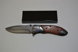 Zavírací nůž, dřevěná rukojeť 0308