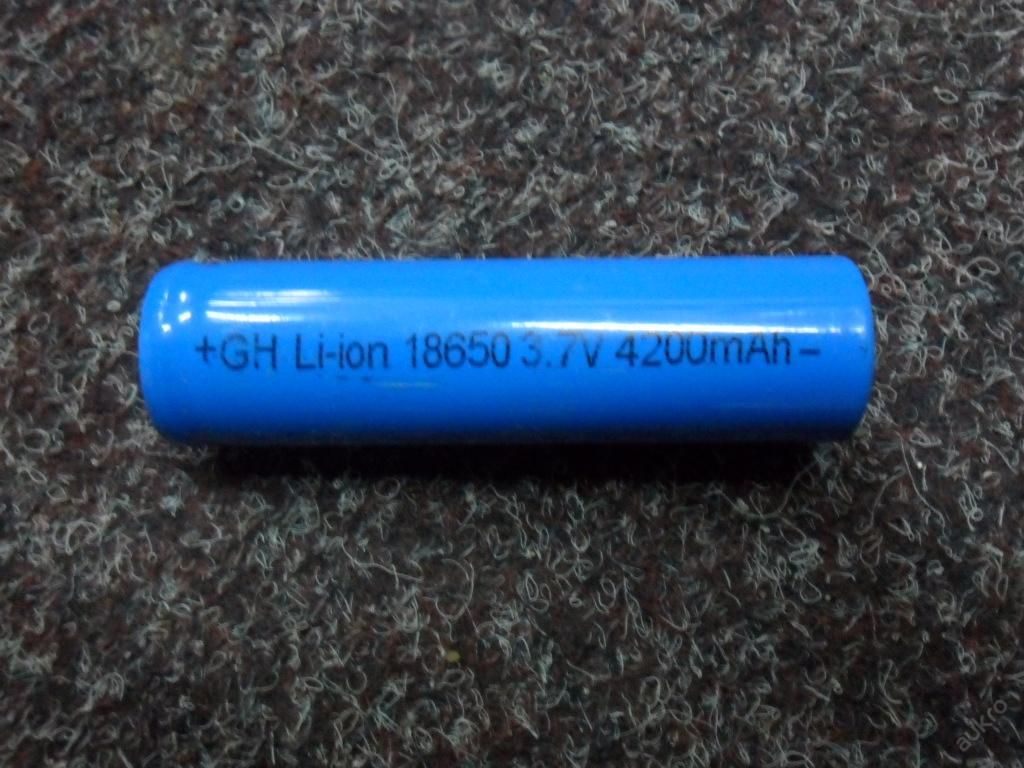 Nabíjecí baterie do svítilny 3,7 V PRC